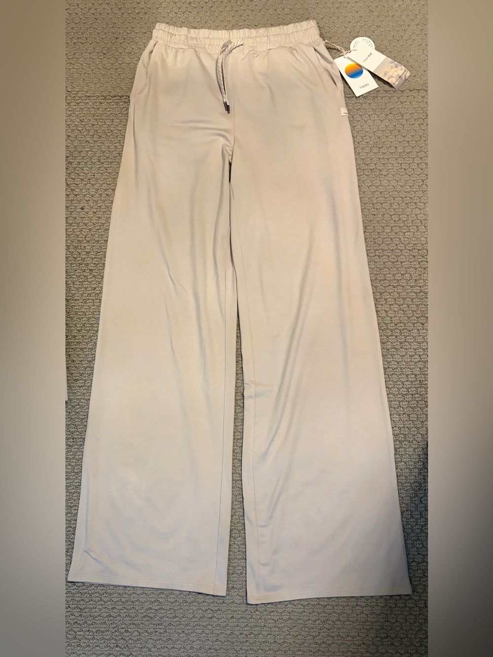 Vuori Halo Essential Wide Leg Pants in Ecru Heather in Small LONG - Picture 4 of 8